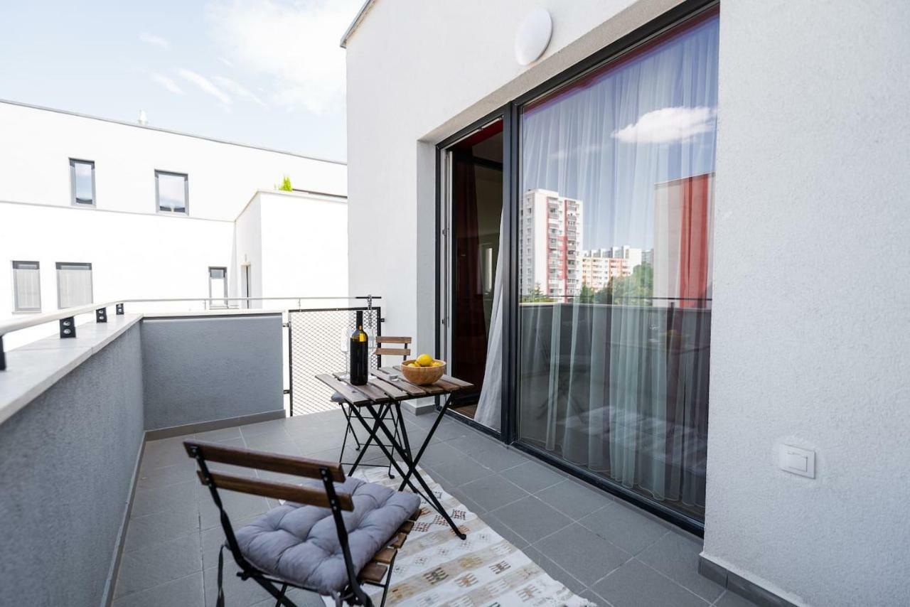 Private 5 Star 3 Room Flat And In-Door Pkg Nitra Ngoại thất bức ảnh